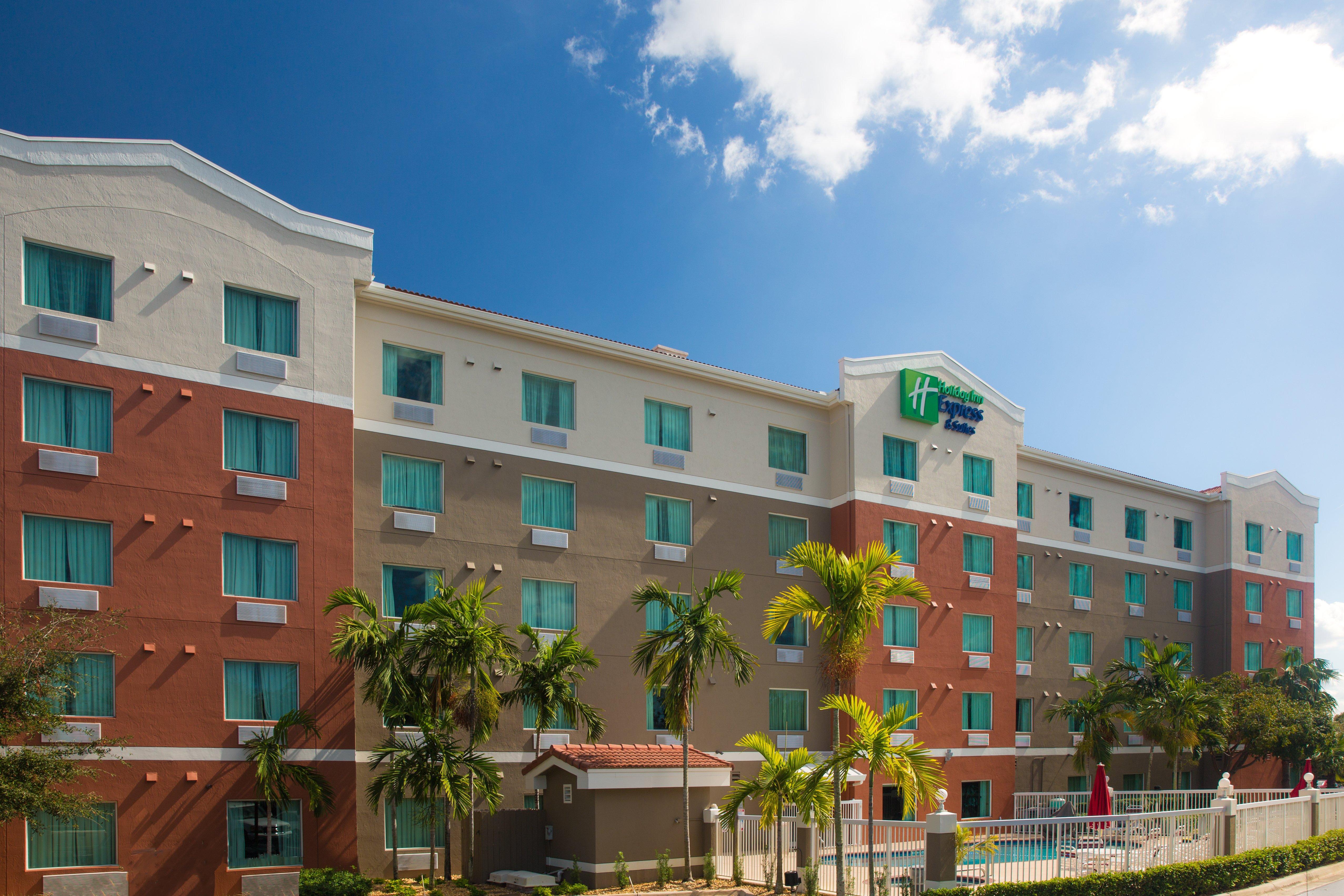 Holiday Inn Express & Suites Pembroke Pines-Sheridan St By Ihg Exterior foto